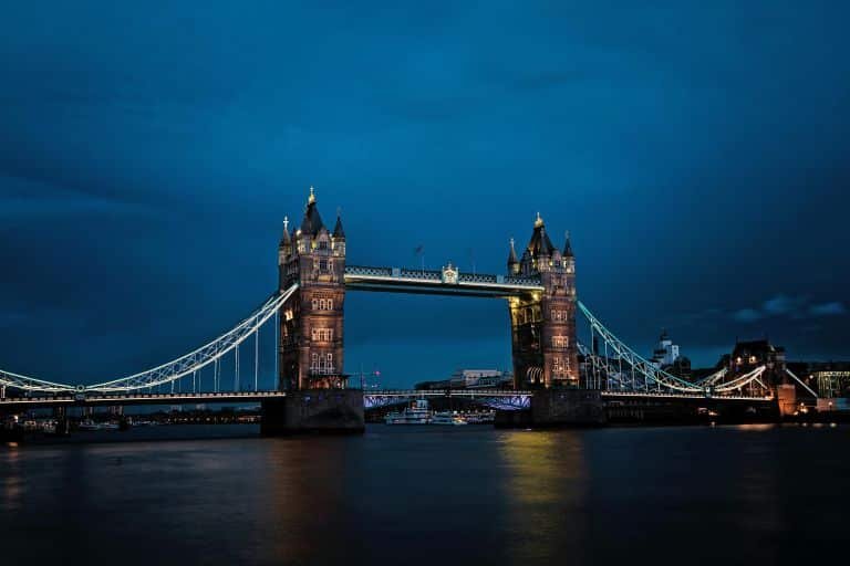 Photograph of London Bridge at night