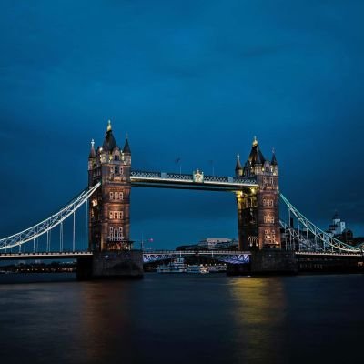 Photograph of London Bridge at night